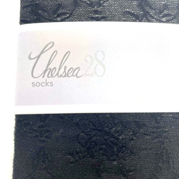 00s CHELSEA 28 NORDSTROM Vintage Black Floral Mesh Socks - Picture 4 of 6